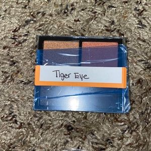 NWOB Tom Ford Shadow quad - Tiger Eye
Never used
No box
Sold in pan